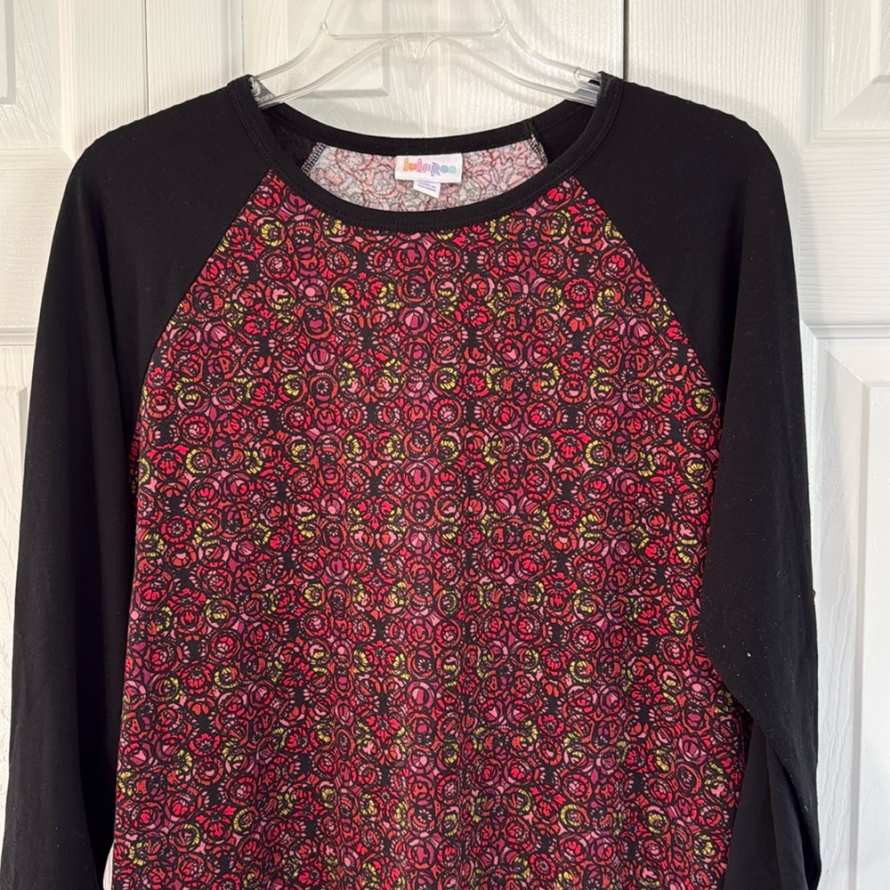 *LIKE NEW* LuLaRoe Long Sleeve Tee - Size L